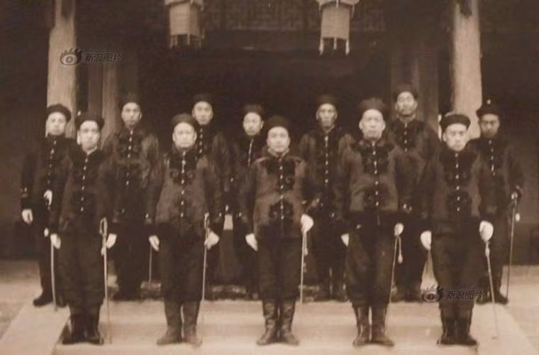 Trong ảnh là các chỉ huy của Quân đội nhà Thanh mới.