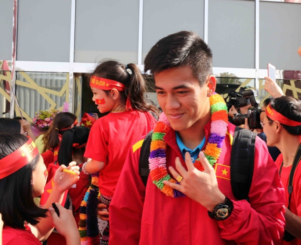 17h30 chiều 4/1 (20h30 giờ Việt Nam), đội tuyển sẽ bước vào buổi tập đầu tiên tại Abu Dhabi.