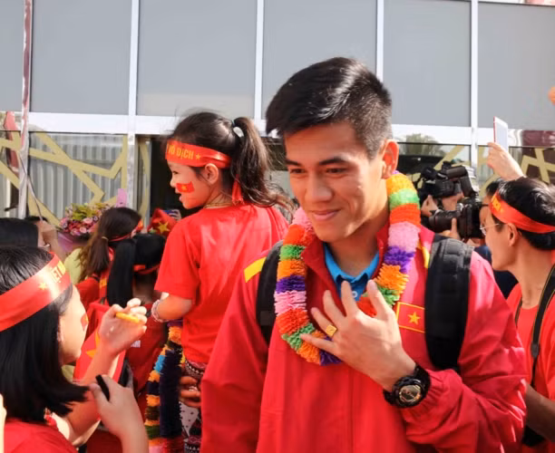 17h30 chiều 4/1 (20h30 giờ Việt Nam), đội tuyển sẽ bước vào buổi tập đầu tiên tại Abu Dhabi.