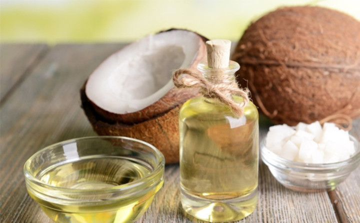 Dầu dừa: Là một thực phẩm tự nhiên có khả năng chống oxy hóa, ngăn ngừa ung thư, kháng viêm.