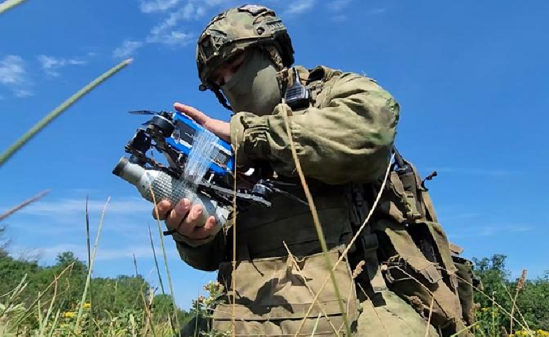 Ngay từ tháng 5, qua đoạn video, Quân đội Nga đã bắt đầu sử dụng máy bay không người lái FPV để tấn công các tàu Magura V không người lái của Ukraine. Ngay cả người đứng đầu Tổng cục Tình báo Ukraine cũng buộc phải thừa nhận điều này. Ảnh: mil.ru.