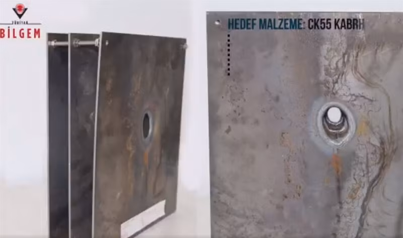 Được biết, trước khi Thổ Nhĩ Kỳ thử thành công lần này, hồi đầu tháng 6/2018, Công ty Thổ Nhĩ Kỳ Aselsan cũng đã tuyên bố vừa thử nghiệm thành công hệ thống vũ khí laser trên xe bọc thép quân sự tối tân. Hệ thống phòng thủ laser mới (LSS) được phát triển bởi gã khổng lồ quốc phòng Thổ Nhĩ Kỳ Aselsan, vũ khí năng lượng cao này đã được thử nghiệm thành công vào hôm 9/6.