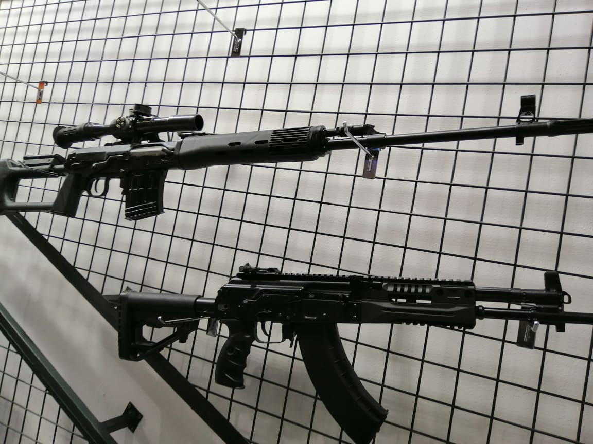 "Nga và Việt Nam có quan hệ hữu nghị, hợp tác lâu dài, nhiều vũ khí, khí tài quân đội Việt Nam đang sử dụng hiện nay được sản xuất ở Liên Xô trước đây hoặc Nga hiện nay".