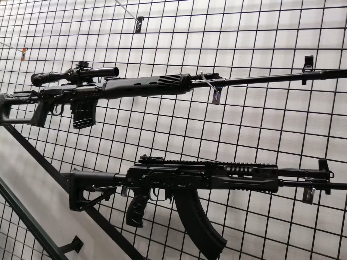 "Nga và Việt Nam có quan hệ hữu nghị, hợp tác lâu dài, nhiều vũ khí, khí tài quân đội Việt Nam đang sử dụng hiện nay được sản xuất ở Liên Xô trước đây hoặc Nga hiện nay".