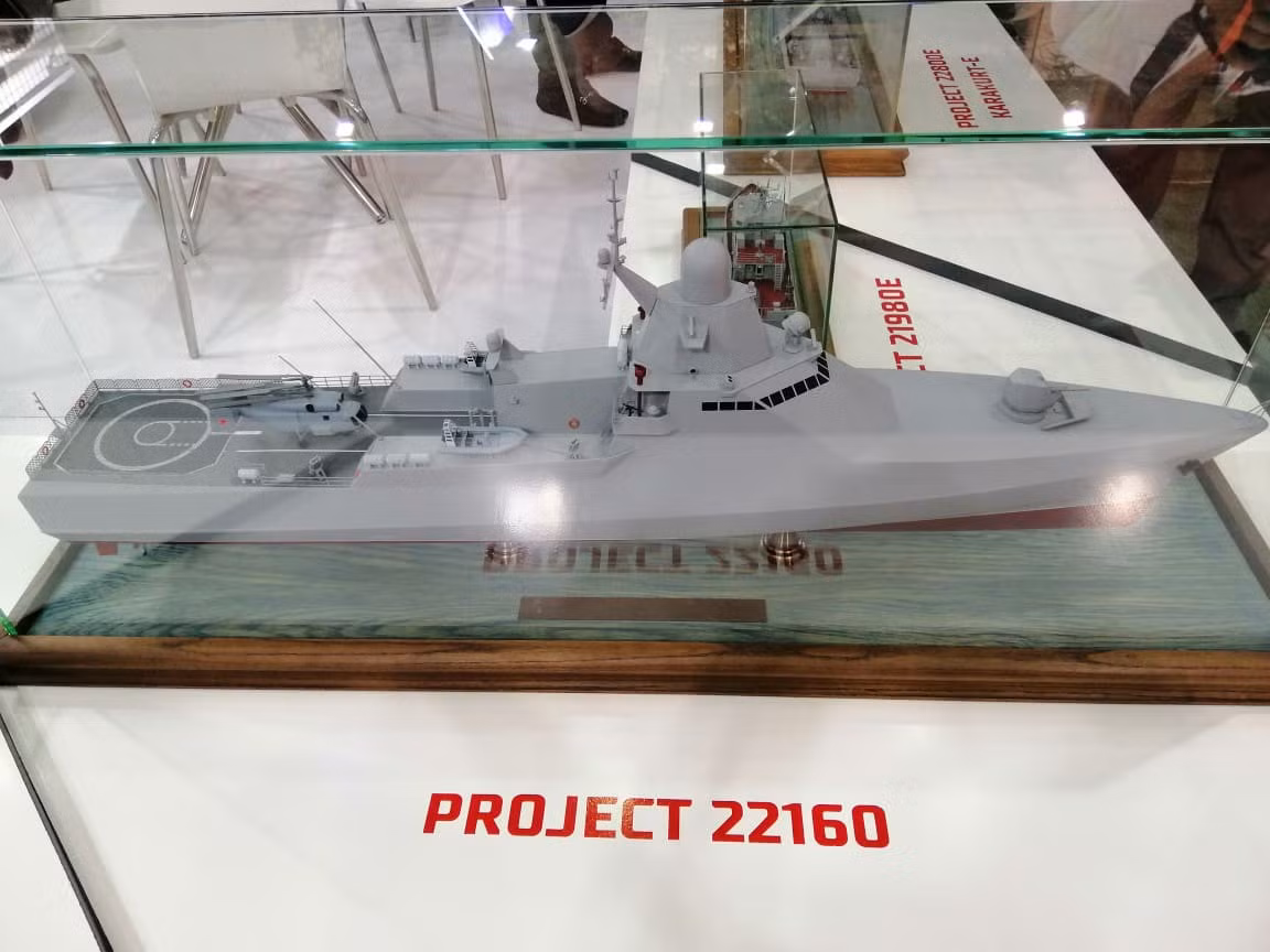 Lĩnh vực hải quân là một trọng điểm của hợp tác quân sự Việt Nam - Nga, phía bạn đã giới thiệu cho chúng ta các mẫu tàu chiến được đánh giá là phù hợp nhất ví dụ như tàu tên lửa tàng hình Dự án 22160 có lượng giãn nước 1.500 tấn.