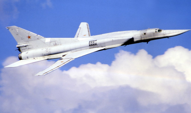 Theo đó phi đội máy bay Tu-22M3 mới được Nga điều đến Crimea, được triển khai tại căn cứ không quân Gvardeyskoye. Hành động này của Không quân Nga cũng được cho là sự đáp trả lại việc Mỹ lắp đặt các hệ thống phòng thủ tên lửa MK-41 thuộc tổ hợp Aegis tại Romania. Nguồn ảnh: Pinterest.