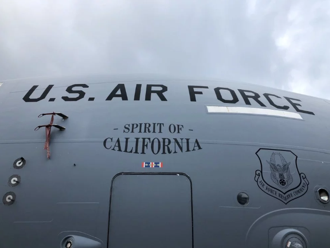 Chiếc máy bay tiếp liệu này thuộc không đoàn Linh hồn California. Nguồn ảnh: QQ.