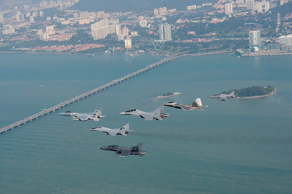 Mặc dù vậy, tới nay Không quân Hoàng gia Malaysia vẫn có một lực lượng khác mạnh lên tới hơn 300 máy bay hiện đại các loại phục vụ và khoảng 20.000 nhân lực. Nguồn ảnh: Thearchive.