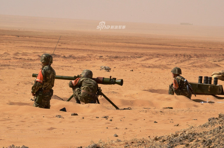 Súng không giật SPG-9 được quân đội Algeria sử dụng trong cuộc tập trận. Nguồn ảnh: Sina.