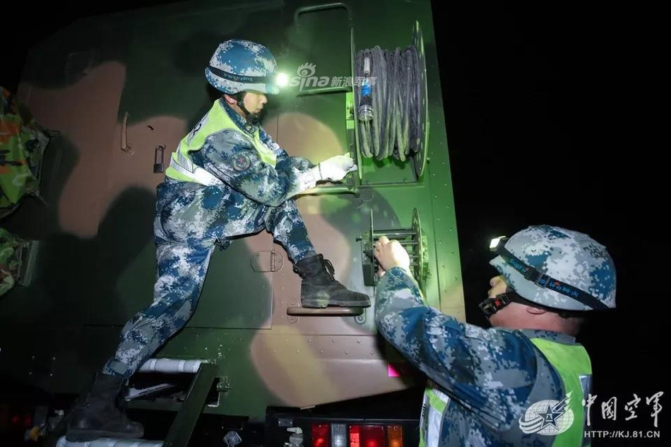 Một vài nguồn tin của Trung Quốc còn cho biết, tổ hợp tên lửa HQ-22 thực tế có tầm bắn tối đa lên tới 150 cho tới 170 km và có khả năng tiêu diệt mục tiêu độ cao thấp nhất chỉ 50 mét. Tuy nhiên những thông tin này đều chưa được xác nhận. Nguồn ảnh: Sina.