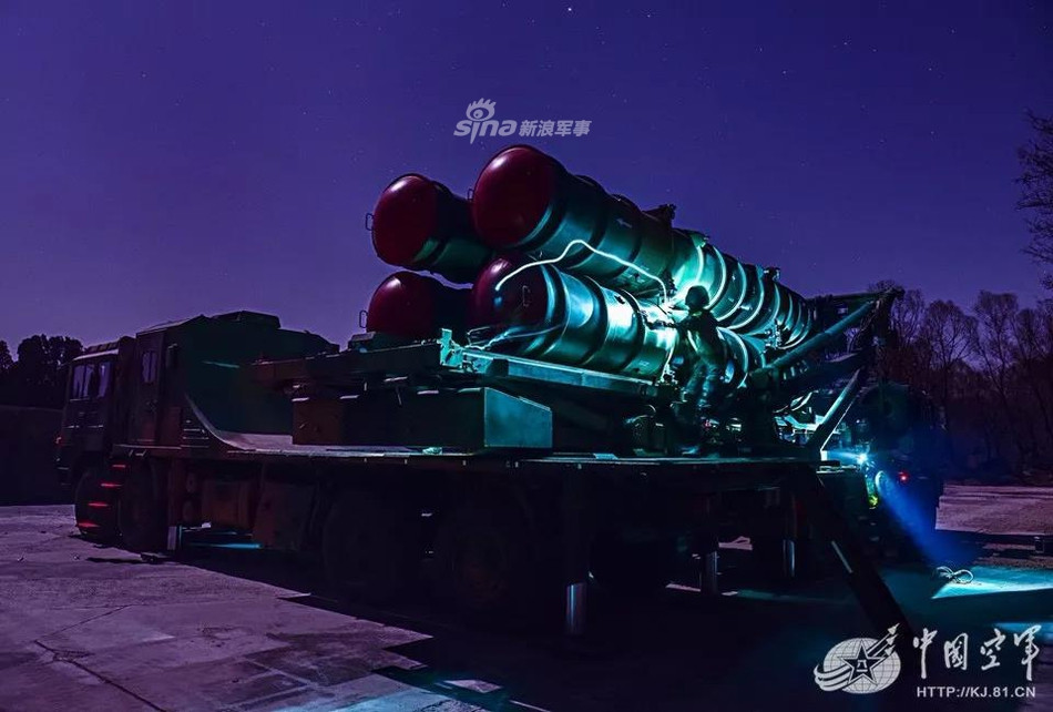 Được phát triển từ loại tổ hợp phòng không HQ-12, tổ hợp phòng không tầm trung HQ-22 được xem là tổ hợp phòng không thế hệ mới nhất hiện nay do Trung Quốc tự sản xuất. Nguồn ảnh: Sina.