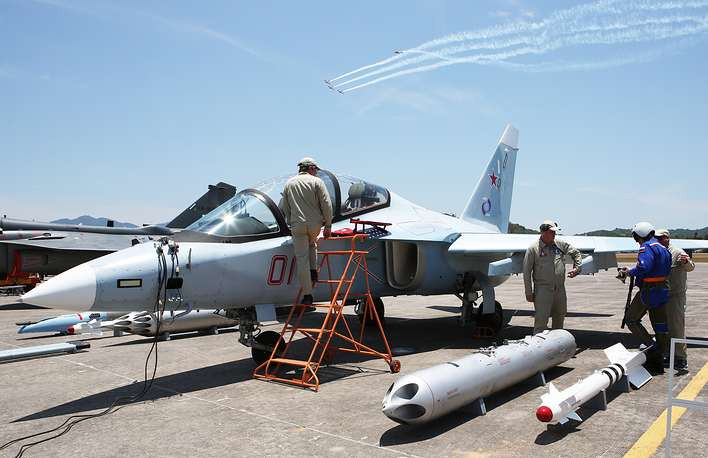 Tại Triển lãm Hàng hải và Hàng không Quốc tế LIMA 2019, Nga có mang tới góp mặt rất nhiều loại khí tài quân sự hiện đại bao gồm cả các loại máy bay và tàu ngầm nguy hiểm bậc nhất mà nước này đang có trong tay. Nguồn ảnh: TASS.