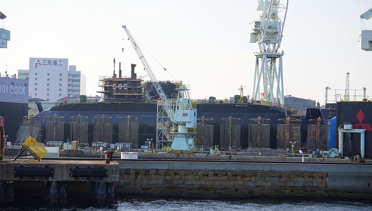 Hệ thống vũ khí trên tàu bao gồm 6 ống phóng ngư lôi cỡ 533 mm kèm theo đó là 30 ngư lôi dự trữ. Đặc biệt, các tàu ngầm lớp Soryu còn có khả năng phóng tên lửa Harpoon từ ống phóng ngư lôi. Nguồn ảnh: Sina.