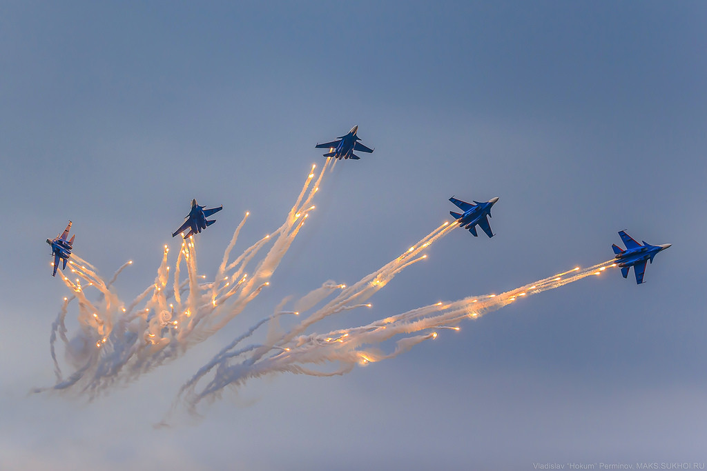 Hợp đồng đầu tiên cho 60 chiếc Su-30SM được Không quân Nga ký kết hồi tháng ba năm 2012 và hoàn thành bàn giao vào năm 2016 dù rằng tới tận tháng 9/2012, chiếc Su-30SM mới thực hiện chuyến bay đầu tiên. Nguồn ảnh: Rumil.