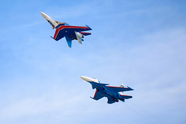 Hai ký tự "SM" trong tên của loại máy bay này có nghĩa là Serial: Sản xuất hàng loạt và Modernized: Hiện đại. Loại tiêm kích này được nâng cấp gần như toàn diện so với phiên bản gốc với hệ thống liên lạc, ghế phóng, vũ khí và hệ thống nhận diện bạn thù được cải tiến hoàn toàn. Nguồn ảnh: Rumil.