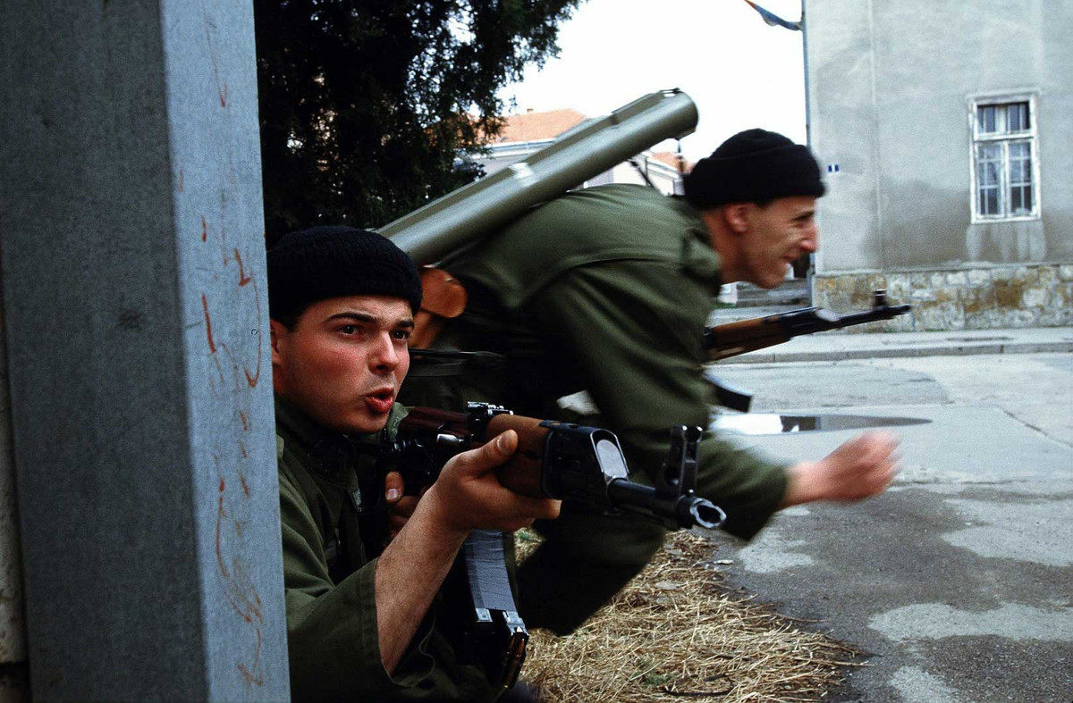 Cuộc chiến chấm dứt sự tồn tại của Nam Tư này cũng nổi tiếng vì những hành động tội ác chiến tranh, bao gồm thanh trừng sắc tộc, các tội ác chống lại loài người, hiếp dâm, cướp bóc và một loạt các tội danh khác. Nguồn ảnh: Flickr.