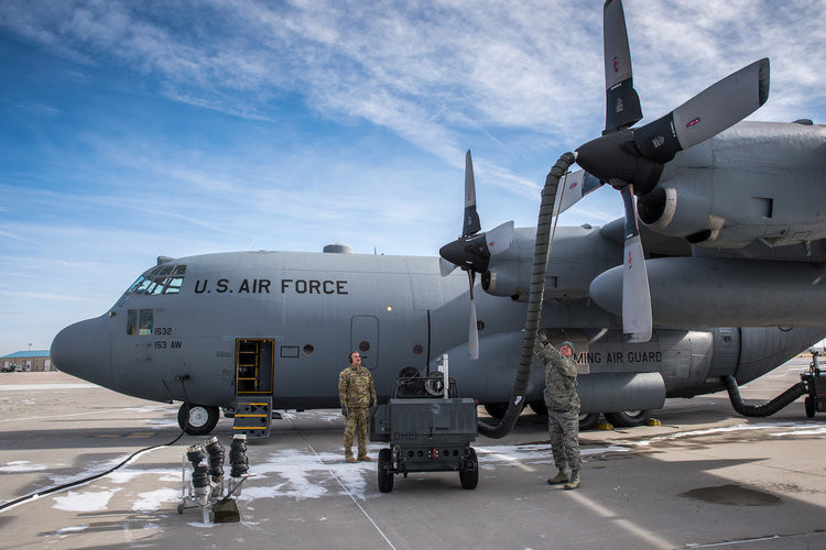 Theo thông tin được tờ Business Insider đăng tải, toàn bộ 60 máy bay C-130H này đều được sản xuất trước năm 1971 và có tỷ lệ bị lỗi cao hơn nhiều so với các máy bay C-130H có động cơ được ra đời sau năm này. Nguồn ảnh: Forcetimes.