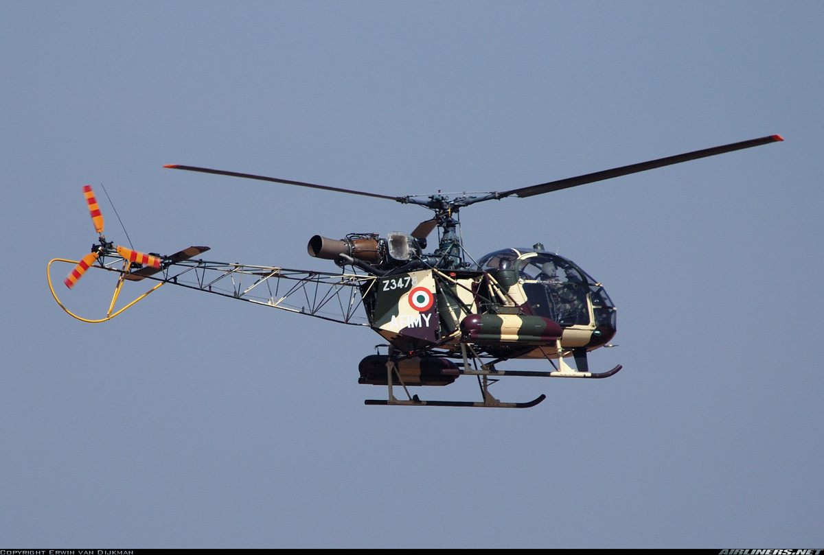 Một loại trực thăng khác của Pháp và cũng đã được Ấn Độ mua giấy phép sản xuất đó là trực thăng HAL Cheetah. Đây là loại trực thăng được Ấn Độ sản xuất dựa trên giấy phép của trực thăng SA315B Lama. Nguồn ảnh: IAF.