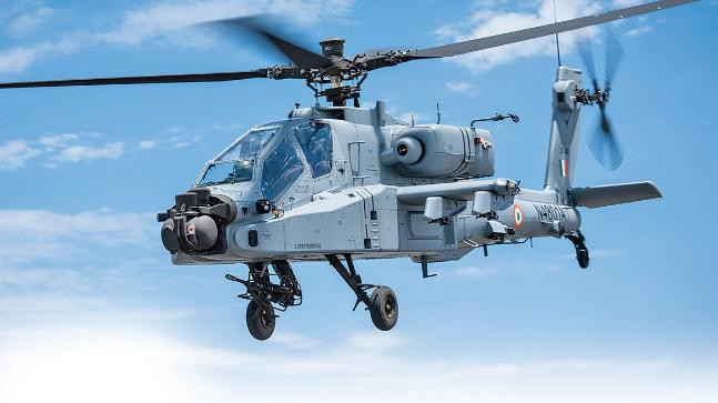 Cuối cùng là loại trực thăng tấn công cực kỳ nguy hiểm Boeing AH-64 nổi tiếng khắp thế giới hiện đang được Ấn Độ đặt hàng từ Mỹ và sẽ sớm có mặt trong biên chế của không quân nước này trong tương lai. Nguồn ảnh: IAF.