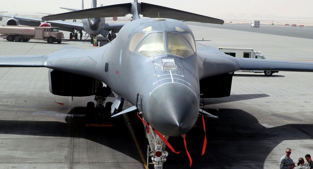 Gia nhập Không quân Mỹ từ năm 1986, tới nay B-1B Lancer đang có tổng cộng 100 chiếc trong biên chế Không quân Mỹ và 4 chiếc phiên bản B-1A. Giá thành của mỗi chiếc vào khoảng 400 triệu USD theo tỷ giá năm 2016. Nguồn ảnh: BI.