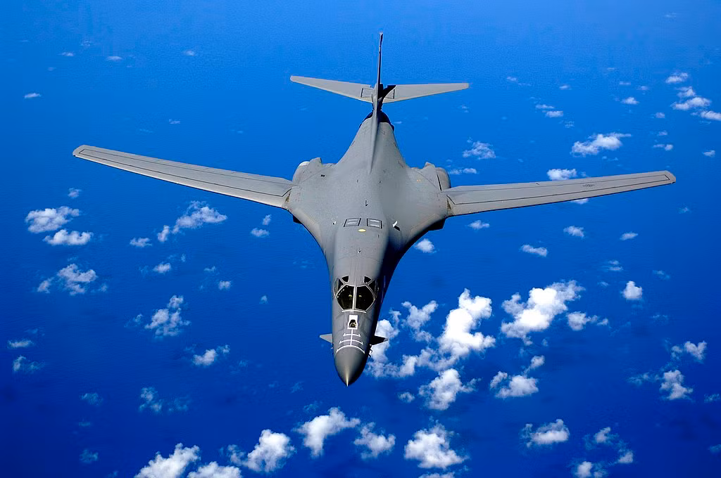 Theo thông tin Sputnik đăng tải, Không quân Mỹ đã cho toàn bộ phi đội máy bay ném bom B-1B Lancer của nước này nằm đất với một lệnh cấm bay vì lý do an toàn vừa được đưa ra. Nguồn ảnh: Sputnik.