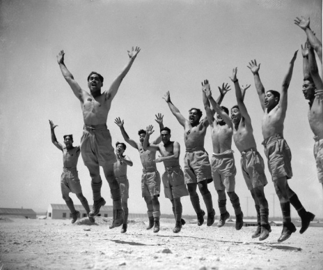 Italia cũng là nơi cuối cùng Tiểu đoàn Maori tham chiến. Sau đó họ chịu trách nhiệm chiếm đóng nhiều thành phố lớn ở Italia khi quốc gia này đầu hàng nhưng không bao giờ được tiếp tục chiến đấu trực diện thêm một lần nào nữa. Nguồn ảnh: WW2history.