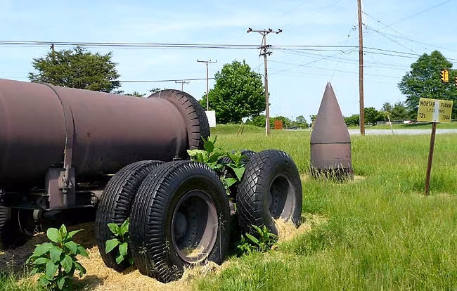 Khi di chuyển, khẩu cối David được chia làm hai cơ cấu với nòng cối nặng 36 tấn và đế cối có thiết kế đặc biệt nặng tới 42 tấn. Nguồn ảnh: Warhistoryonline.