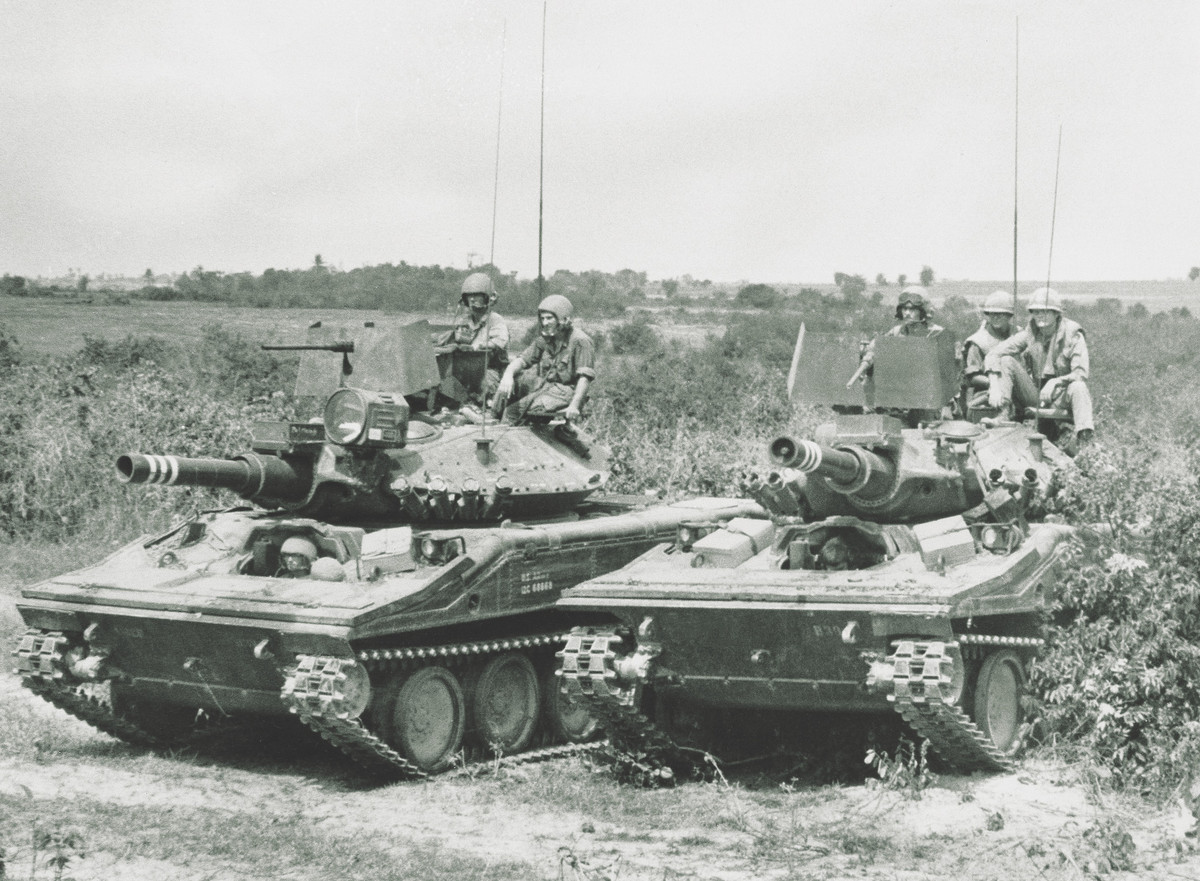 Tới năm 1969, trong một chuyến... vượt suối ba trên tổng số 9 chiếc Sharidan tham gia cuộc hành quân đã cán mìn và tan xác với lý do tương tự. Thậm chí Quân đội Mỹ còn ghi nhận vào tháng 3/1971, chỉ trong một ngày năm chiếc Sharidan đã bị súng chống tăng B-41 của ta tiêu diệt, tất cả đều do đạn pháo bị kích nổ từ bên trong. Nguồn ảnh: Archive.