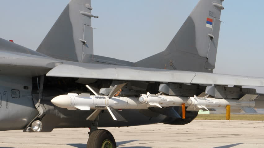 Cũng theo các báo cáo của tổ chức này, Không quân Việt Nam có sở hữu loại tên lửa không đối không Vympel R-27 - loại tên lửa này được trang bị cho các tiêm kích Su-30MK2 và Su-27SK. Nguồn ảnh: Armstrade.