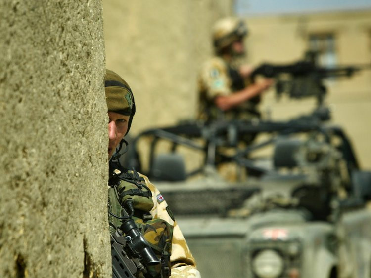 Mặc dù không chiến tranh ngay sau vụ khủng bố đó nhưng chỉ sau đó vài năm, NATO đã cùng Mỹ tiến hành cuộc xâm lược Iraq đầy tai tiếng. Nguồn ảnh: BI.