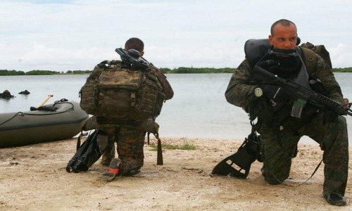 Cuối cùng là độ tinh nhuệ. Thuỷ quân Lục chiến có các đơn vị đặc nhiệm nguy hiểm như bắn tỉa, trinh sát hoặc thâm nhập với các nhiệm vụ cực kỳ nguy hiểm. Người lính cần có rất nhiều thời gian phấn đấu để được tuyển chọn vào các đơn vị này. Nguồn ảnh: WATM.