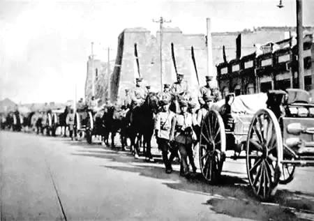 Tới năm 1945, Mãn Châu Quốc chính thức tan rã, lực lượng quân đội này cũng bị giải tán theo. Phần lãnh thổ của Mãn Châu Quốc sau đó được trao trả lại cho Trung Quốc nhưng một phần không nhỏ cũng được giao cho Liên Xô. Nguồn ảnh: Baidu.