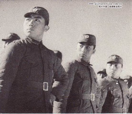 Ngoài ra, quân đội Mãn Châu Quốc còn chịu cáo buộc trước cái chết của 10 triệu người Trung Quốc khi lực lượng này đã hỗ trợ đội quân Quan Đông, huy động nhân lực là người Trung Quốc làm việc trong các trại lao động khổ sai do Nhật chỉ huy. Nguồn ảnh: Baidu.