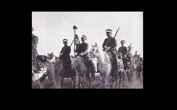 Mãn Châu Quốc thành lập Lục quân và Hải quân vào ngày 15/4/1932. Lực lượng này được Quân đội Đế quốc Nhật Bản chỉ huy và chịu trách nhiệm huấn luyện và có mục đích hỗ trợ Quân đội Đế Quốc Nhật trong các cuộc xung đột mà Nhật tham gia trong khu vực. Nguồn ảnh: Baidu.