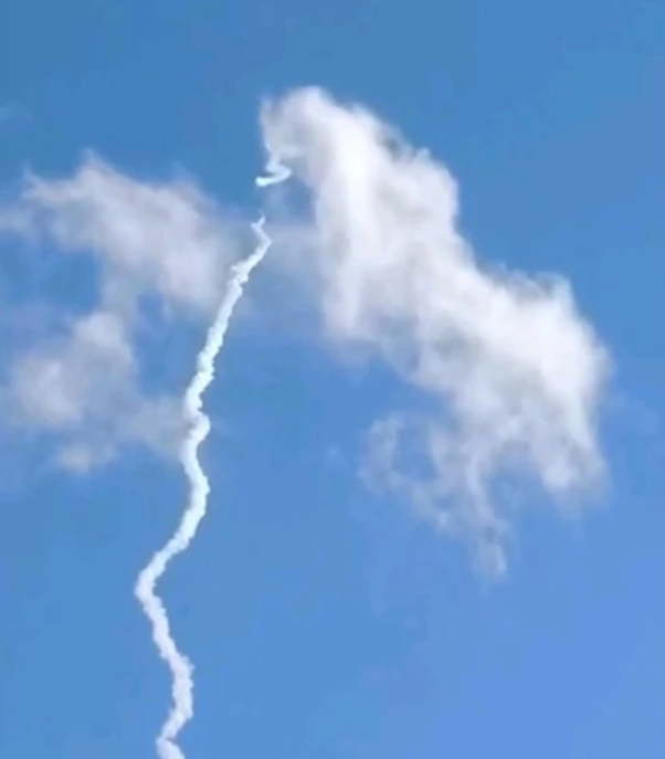 Kinh hoang: Sau 4 phut phong, ten lua Trung Quoc 