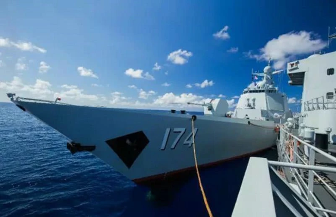 Linh Trung Quoc song ra sao tren khu truc ham Type 052D?