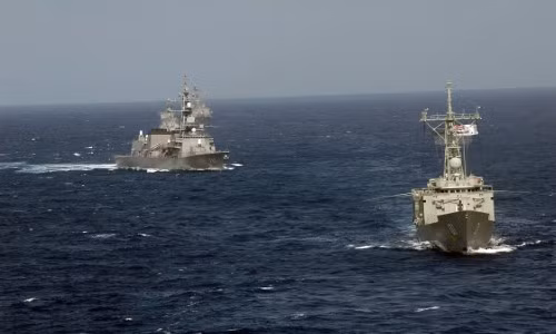 Mọi khu trục hạm cỡ nhỏ của Nhật Bản đều có khả năng mang theo trực thăng - cung cấp thêm phạm vi tác chiến và vùng ảnh hưởng của các tàu chiến này trong quá trình hoạt động trên biển. Nguồn ảnh: JSDF.