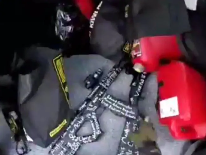 Thậm chí các đối tượng trên còn quay trực tiếp quá trình chúng thực hiện các vụ xả súng tại nhà thờ Hồi giáo trên mạng xã hội. Nguồn ảnh: Dailymail.