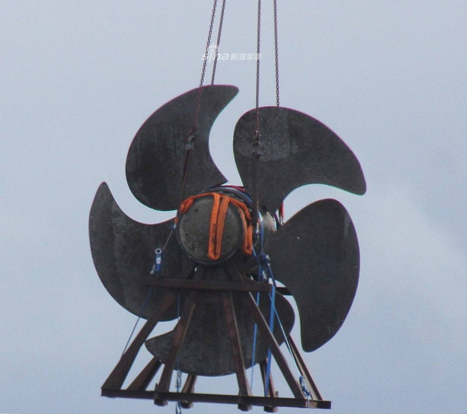 Tuy nhiên sau khi xem xét và tính toán thiệt hại của tàu sau khi trục vớt, hải quân Na Uy vẫn quyết định sẽ tu sửa lại con tàu này thay vì loại biên con tàu này. Nguồn ảnh: Sina.