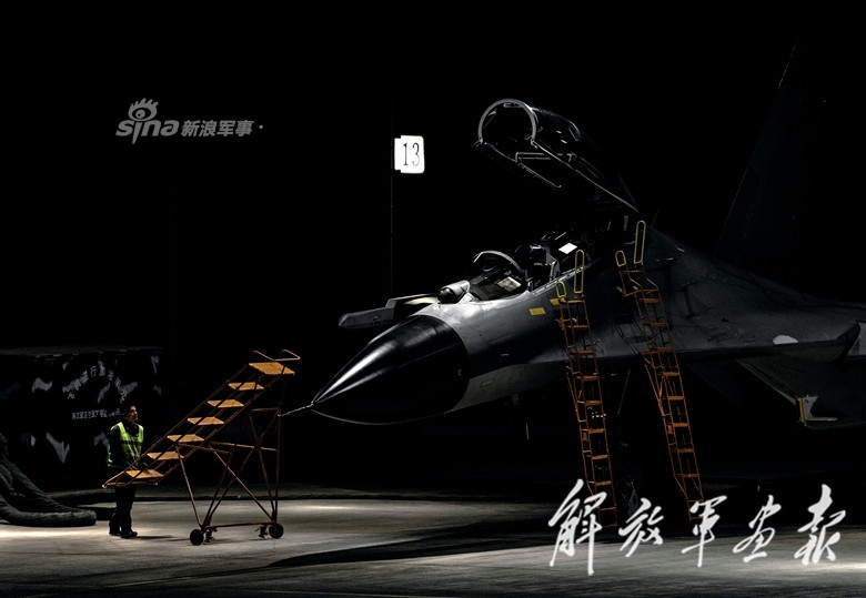 Hiện tịa trong biên chế của Không quân Trung Quốc có khoảng hơn 200 chiếc tiêm kích J-11 các loại kèm theo đó là khoảng 48 chiếc tiêm kích J-11B các loại trong Không quân Hải quân Trung Quốc. Nguồn ảnh: Sina.