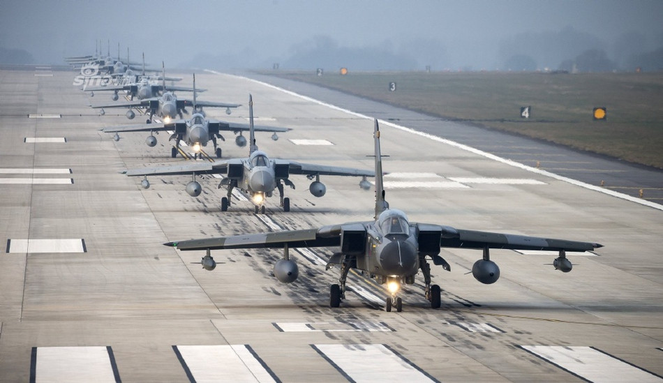 Có tổng cộng 992 chiếc chiến đấu cơ Tornado đã được Anh sản xuất, phục vụ trong lực lượng không quân bốn nước trên thế giới và Anh là quốc gia đầu tiên cho loại chiến đấu cơ này về hưu. Nguồn ảnh: Sina.