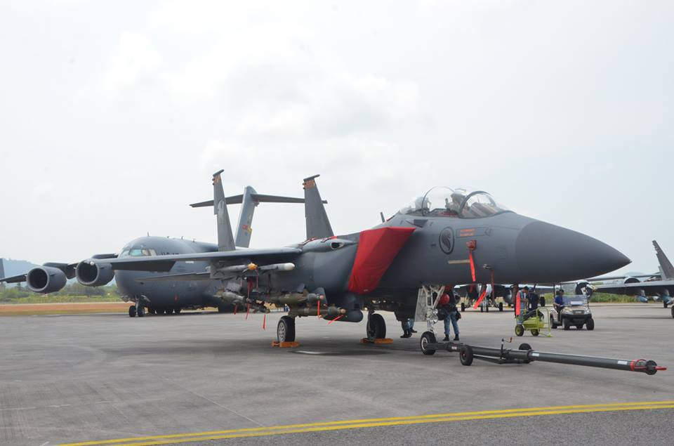 Tiêm kích F-15 với đầy đủ trang bị vũ khí được Mỹ mang tới LIMA 2019.