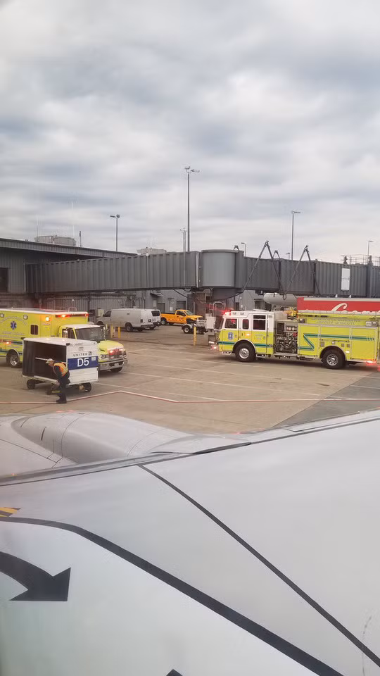 May bay Boeing 737 ha canh khan cap, mot so hanh khach nhap vien-Hinh-4