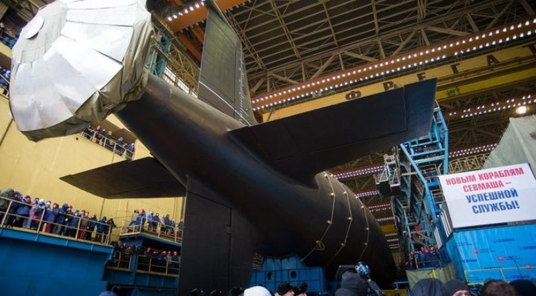 Cả hai tàu ngầm hạt nhân này đều là sản phẩm của dự án đóng tàu Kazan được triển khai từ năm 2009. Tới năm 2017, tàu ngầm Kazan được hạ thuỷ trong khi tàu Vladimir được Nga đóng từ năm 2012 cũng được hạ thuỷ vào năm 2017. Nguồn ảnh: Twitter.