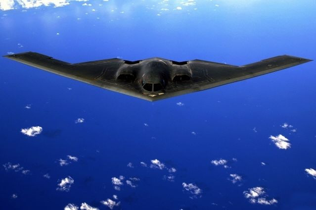 Tới nay - nghĩa là hơn 20 năm sau, chưa biết sự cố này trên những chiếc B-2 Spirit đã được giải quyết hay chưa, chỉ biết rằng rất khó để tìm thấy bất cứ một video hay một bức ảnh nào ghi lại cảnh B-2 Spirit đang hoạt động trong... điều kiện mưa gió. Nguồn ảnh: NYtimes.