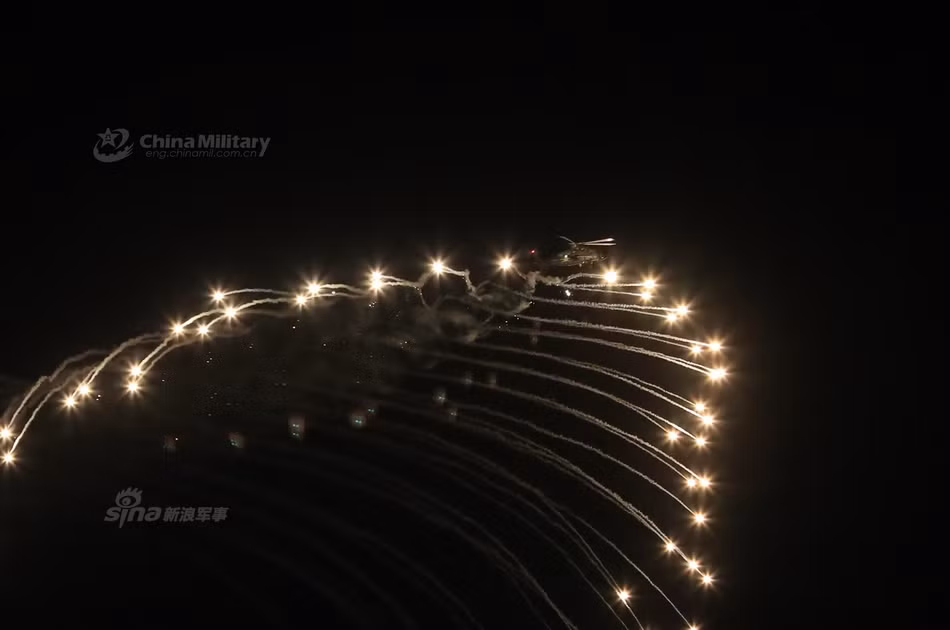 Hiện tại, Z-10 đang có tổng cộng 6 phiên bản khác nhau trong đó có phiên bản Z-10M vốn được Trung Quốc cải biên để bán cho Pakistan. Tuy nhiên chưa hề có thông tin về việc Pakistan sở hữu loại trực thăng này. Nguồn ảnh: Sina.