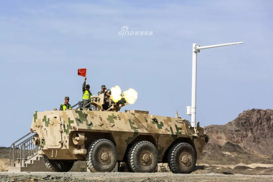 WZ-551 là loại xe thiết giáp chở quân bánh lốp 6x6 được sử dụng bởi Quân đội Trung Quốc cũng như giành cho thị trường xuất khẩu. Loại thiết giáp này còn được biết tới trong biên chế Quân đội Trung Quốc với tên gọi Type 92 hay Type 90 tuỳ từng kiểu. Nguồn ảnh: Sina.