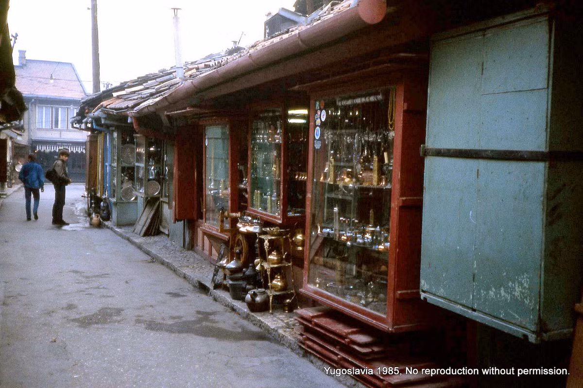 Bản thân sáu nước Cộng hoà của Nam Tư cũng đều có... quân đội phòng thủ riêng. Học thuyết này được Nam Tư gọi là "Phòng thủ nhân dân". Thậm chí lực lượng phòng thủ này còn được tổ chức tới cấp tỉnh, thành phố. Nguổn ảnh: Flickr. (còn nữa)