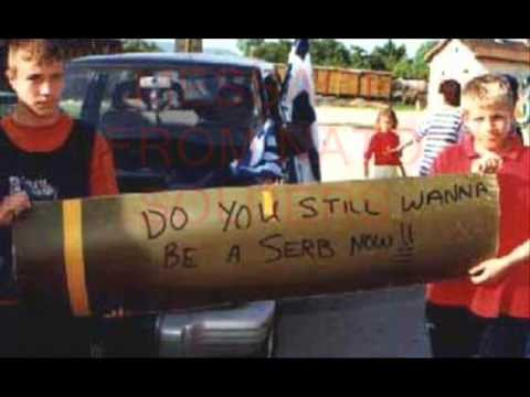 Cũng từ thời gian này, các đài phát thanh và báo chí tiếng Albania bị hạn chế hoạt động, người Albania ở Kosovo bị sa thải một cách vô lý. Thậm chí trong các trường học, giáo viên người Albania không được đứng lớp và học sinh người Albania phải học ở nhà. Nguồn ảnh: Tube.