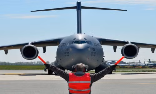 C-17A Globemaster III - loại máy bay vận tải hạng nặng nhất của không quân Mỹ có giá vận hành vào khoảng 16.200 USD cho mỗi giờ bay. Nguồn ảnh: BI.